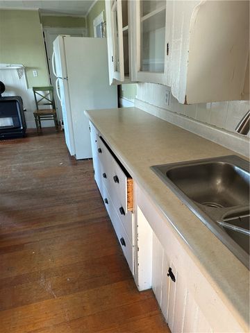 15 E Earle Street, Cumberland, RI 02864