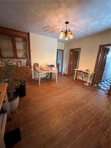 15 E Earle Street, Cumberland, RI 02864