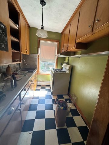 15 E Earle Street, Cumberland, RI 02864