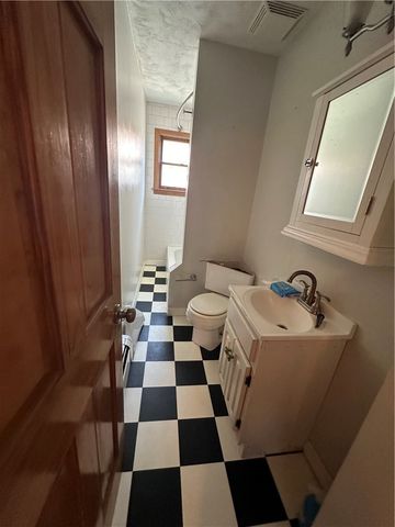 15 E Earle Street, Cumberland, RI 02864