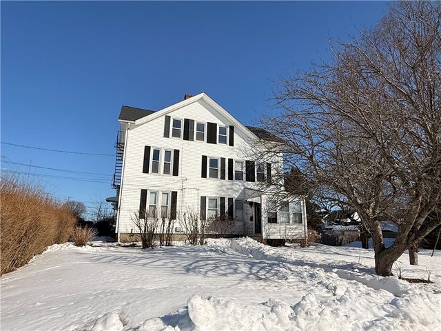 15 E Earle Street, Cumberland, RI 02864