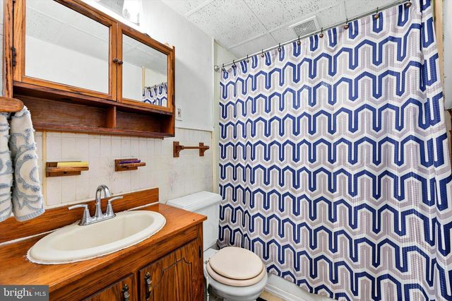 339 BEACON LIGHT RD, Parkesburg, PA 19365