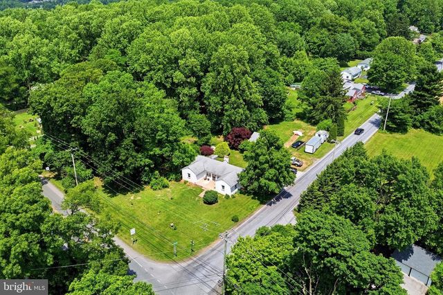 339 BEACON LIGHT RD, Parkesburg, PA 19365