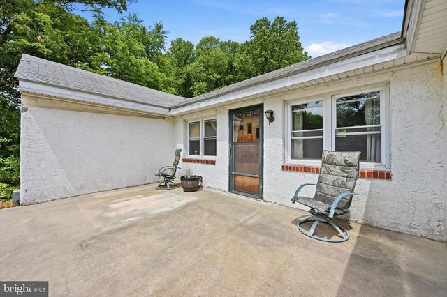 339 BEACON LIGHT RD, Parkesburg, PA 19365