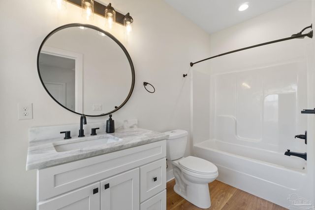 423 E Gonzalez St, Pensacola, FL 32503