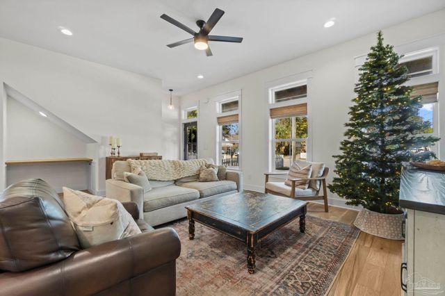 423 E Gonzalez St, Pensacola, FL 32503