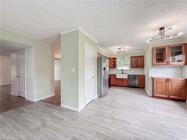 3901 Quartz LN, Virginia Beach, VA 23456