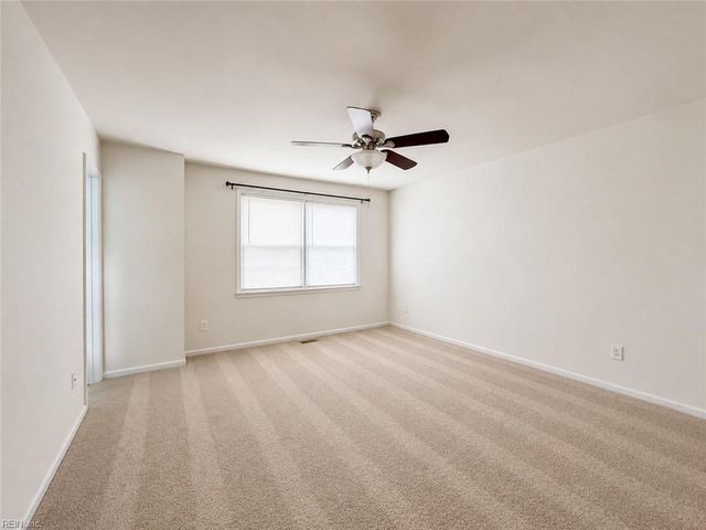 3901 Quartz LN, Virginia Beach, VA 23456