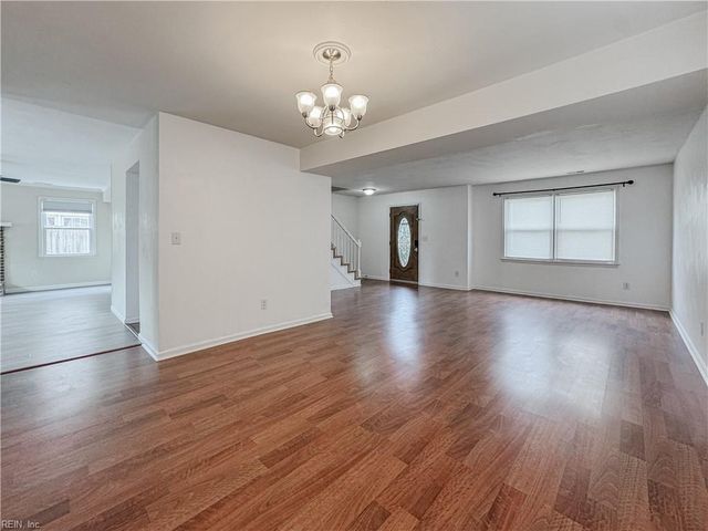 3901 Quartz LN, Virginia Beach, VA 23456