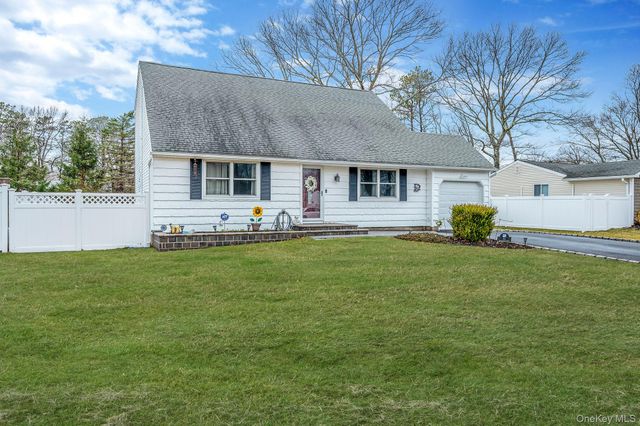 51 Ridge Haven Drive, Ridge, NY 11961