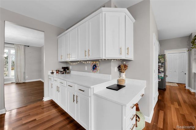 192 Greenan Lane, Orion Twp, MI 48362