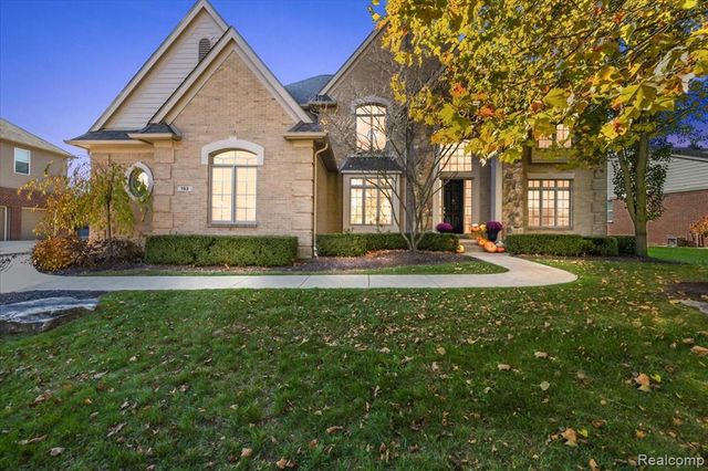 192 Greenan Lane, Orion Twp, MI 48362