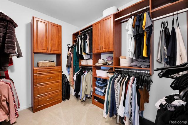 192 Greenan Lane, Orion Twp, MI 48362