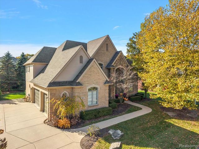 192 Greenan Lane, Orion Twp, MI 48362