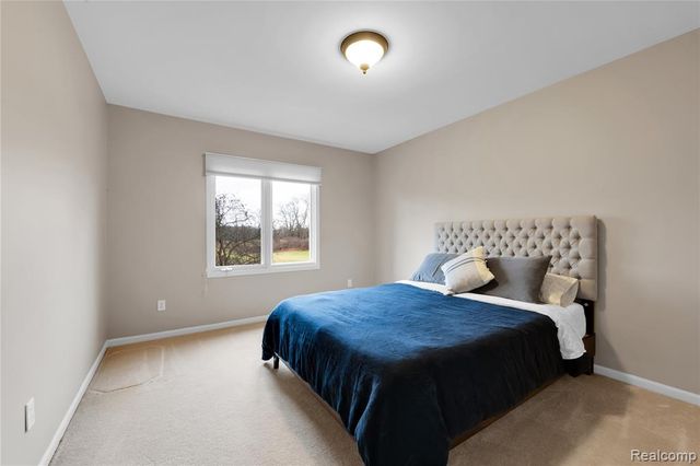 192 Greenan Lane, Orion Twp, MI 48362