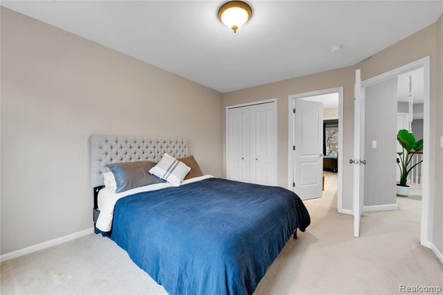 192 Greenan Lane, Orion Twp, MI 48362