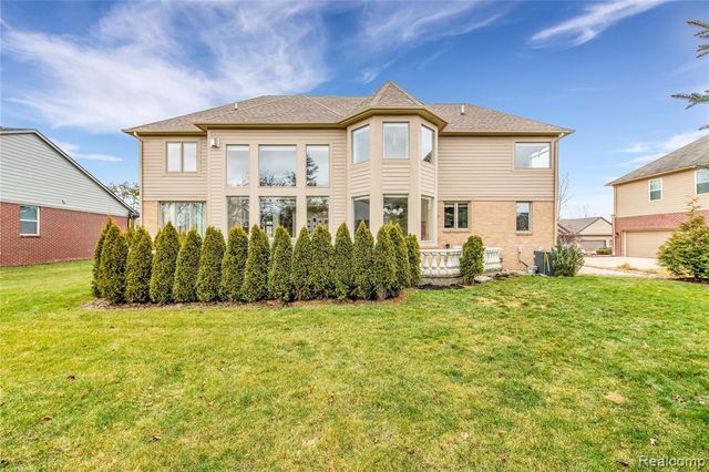 192 Greenan Lane, Orion Twp, MI 48362