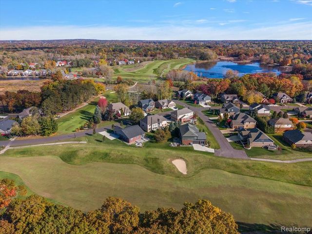 192 Greenan Lane, Orion Twp, MI 48362