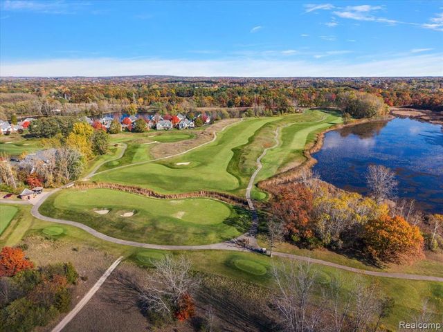 192 Greenan Lane, Orion Twp, MI 48362