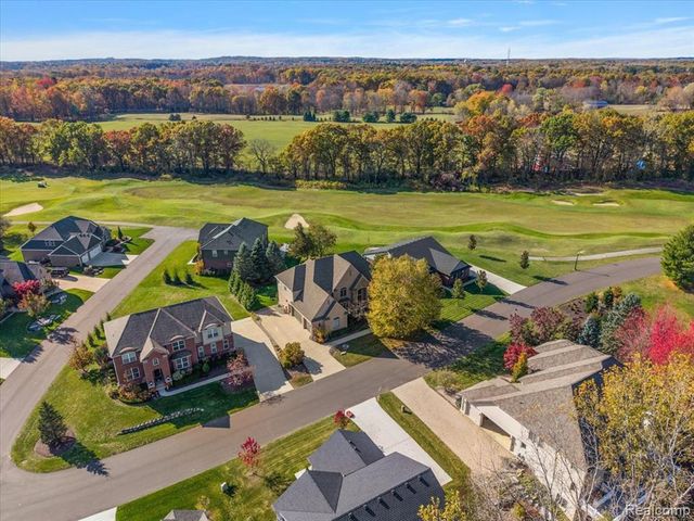 192 Greenan Lane, Orion Twp, MI 48362