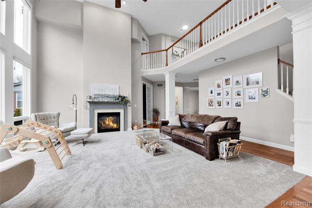 192 Greenan Lane, Orion Twp, MI 48362