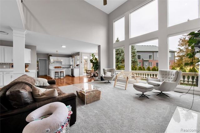 192 Greenan Lane, Orion Twp, MI 48362