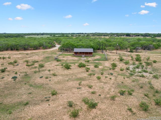 783 Fm 1333, Poteet, TX 78065