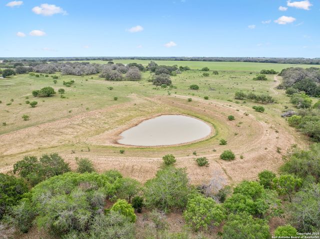 783 Fm 1333, Poteet, TX 78065