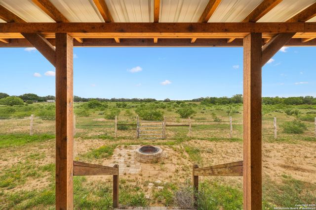 783 Fm 1333, Poteet, TX 78065