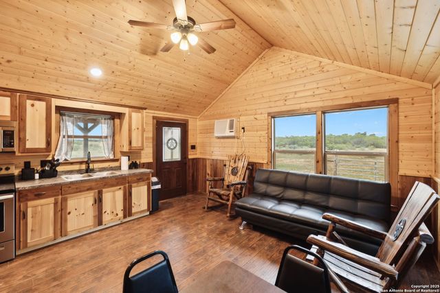 783 Fm 1333, Poteet, TX 78065