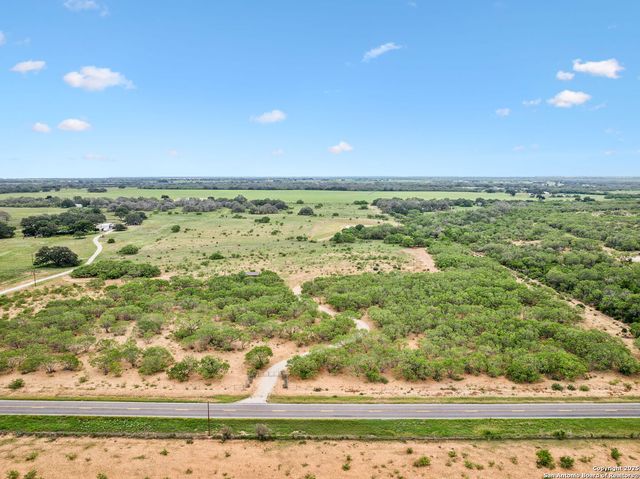 783 Fm 1333, Poteet, TX 78065