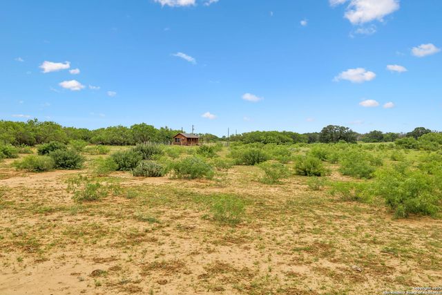 783 Fm 1333, Poteet, TX 78065