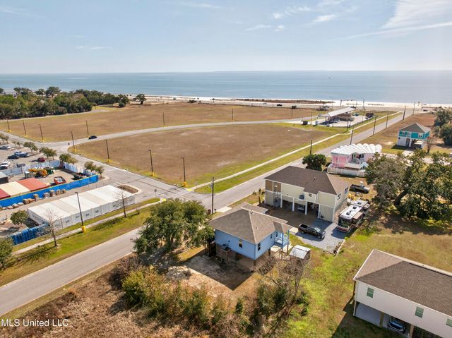 105 Hayden Avenue, Pass Christian, MS 39571