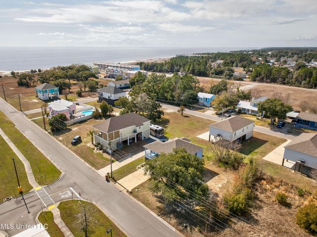 105 Hayden Avenue, Pass Christian, MS 39571