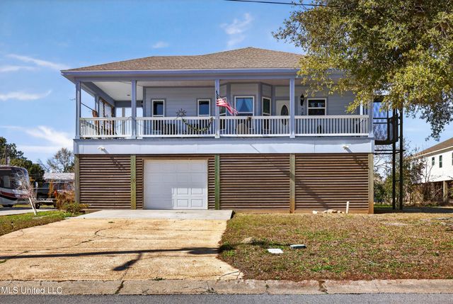 105 Hayden Avenue, Pass Christian, MS 39571