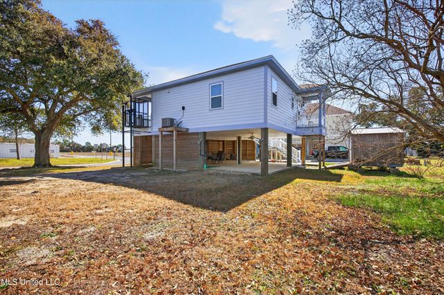 105 Hayden Avenue, Pass Christian, MS 39571