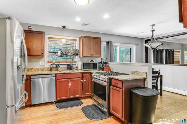 50 Habitat Lane, Bloomfield, CT 06002