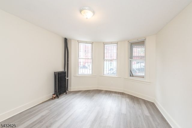 130 Milford Ave, Newark City, NJ 07108