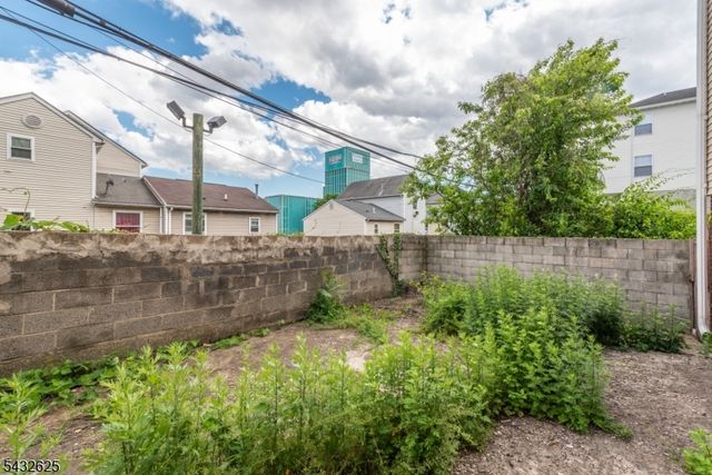 130 Milford Ave, Newark City, NJ 07108