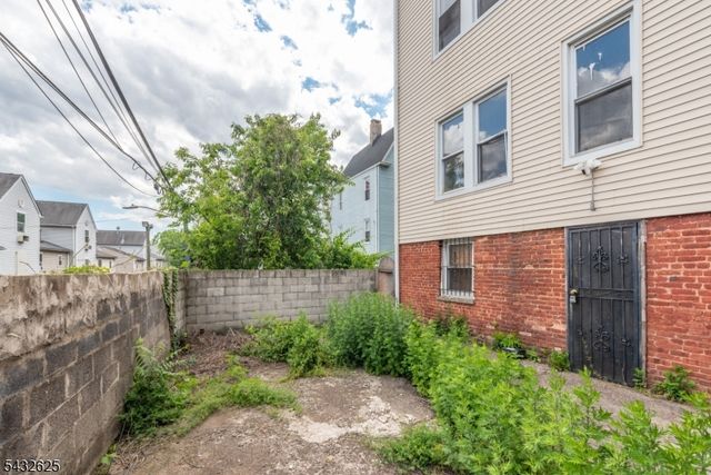 130 Milford Ave, Newark City, NJ 07108