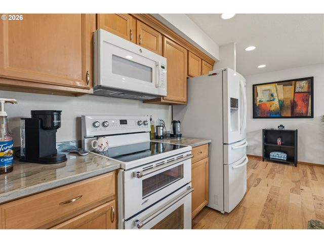 16100 Sw QUEEN VICTORIA Pl, King City, OR 97224