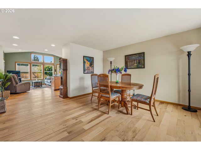 16100 Sw QUEEN VICTORIA Pl, King City, OR 97224