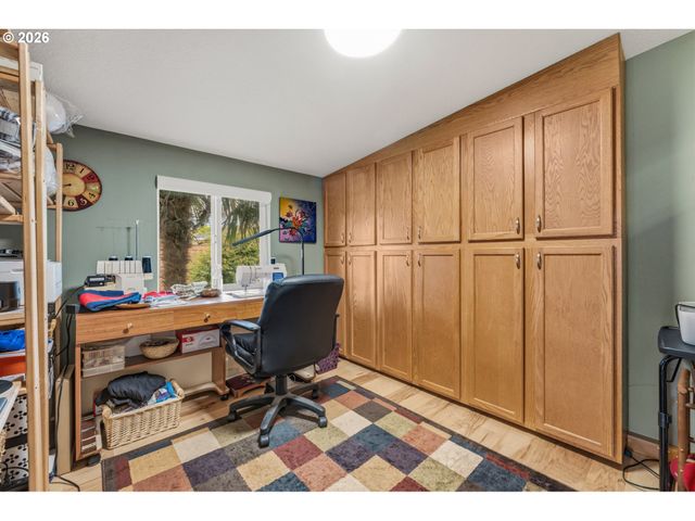 16100 Sw QUEEN VICTORIA Pl, King City, OR 97224