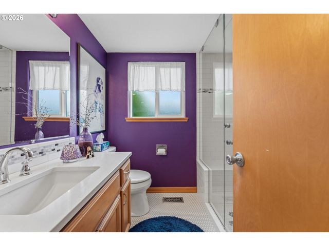 16100 Sw QUEEN VICTORIA Pl, King City, OR 97224