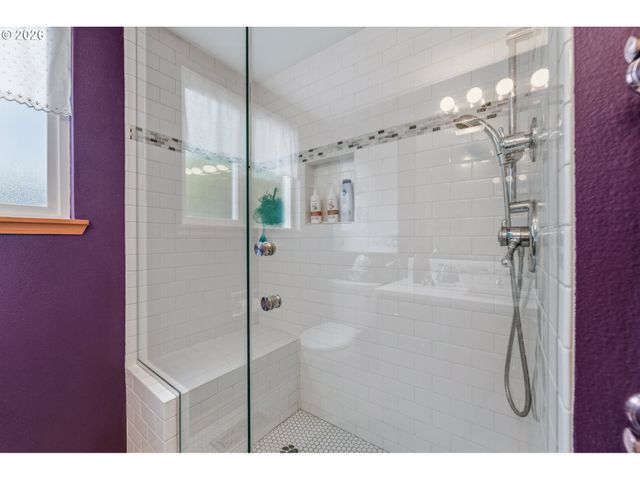 16100 Sw QUEEN VICTORIA Pl, King City, OR 97224