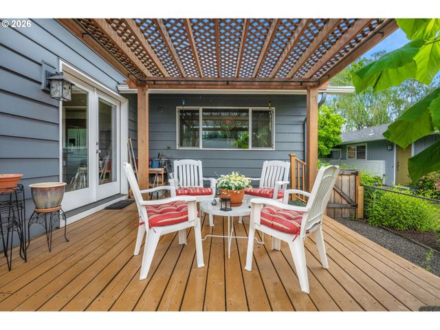16100 Sw QUEEN VICTORIA Pl, King City, OR 97224