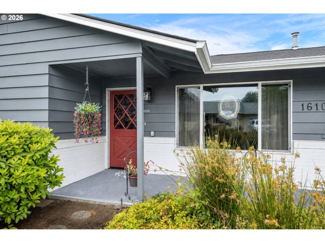16100 Sw QUEEN VICTORIA Pl, King City, OR 97224