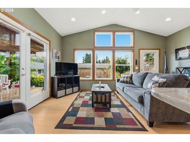 16100 Sw QUEEN VICTORIA Pl, King City, OR 97224