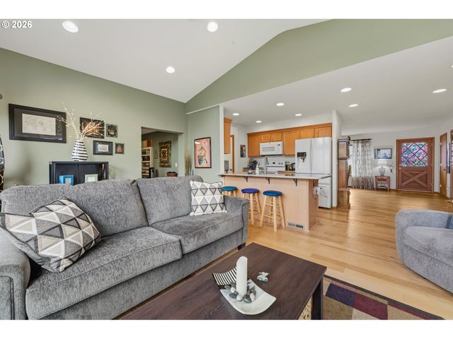 16100 Sw QUEEN VICTORIA Pl, King City, OR 97224