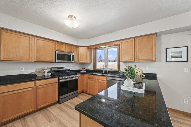 W172N10156 Woodbridge LANE, Germantown, WI 53022